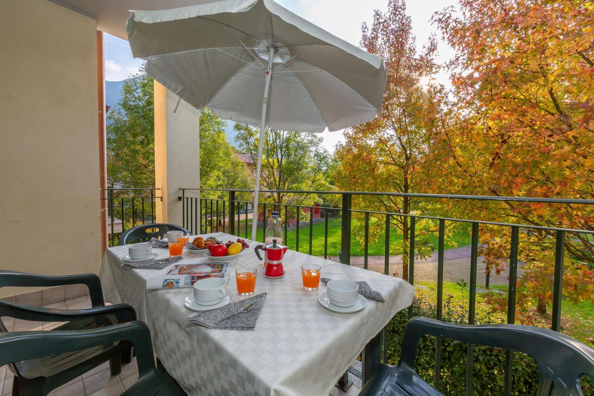 Budget Village Apartments - Porto Letizia Porlezza Extérieur photo