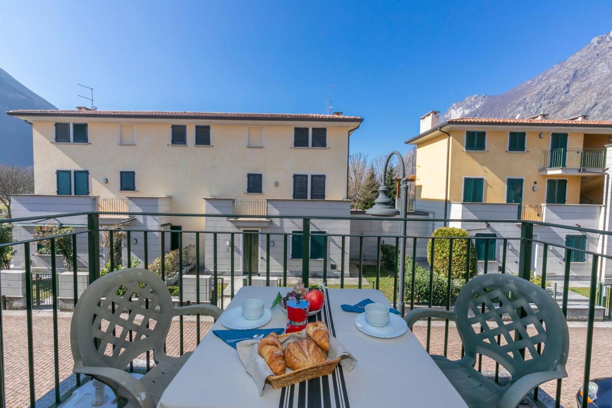 Budget Village Apartments - Porto Letizia Porlezza Extérieur photo