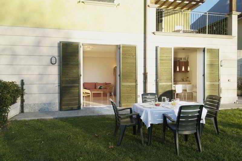 Budget Village Apartments - Porto Letizia Porlezza Extérieur photo